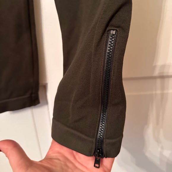 NWT Spanx Look at Me Now Seamless Side Zip leggings Size 1X Dark Olive Green - Picture 7 of 10
